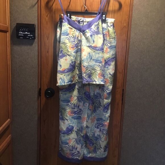 NWT. Forever 21 Brand Women’s Pajama Set Size Medium - Picture 2 of 12